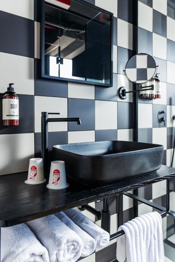 Dave Downtown, A Member Of Brown Hotels Tel Aviv Bagian luar foto